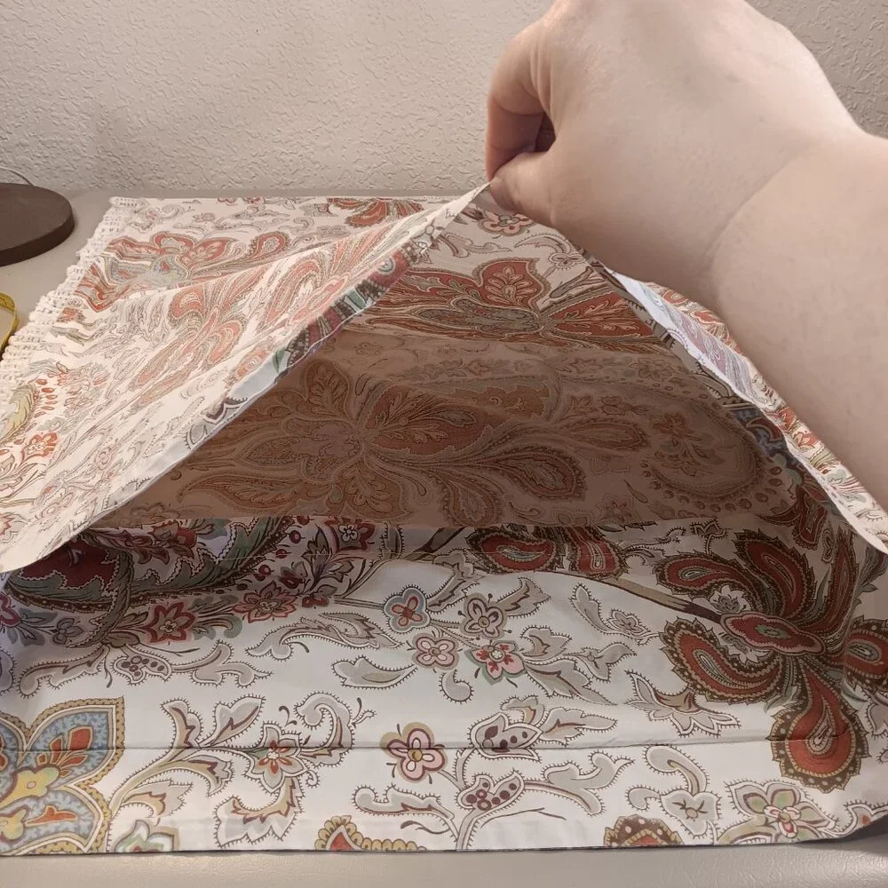 Pottery Barn 'Charlie Paisley' flange border pair of pillowcases Standard size